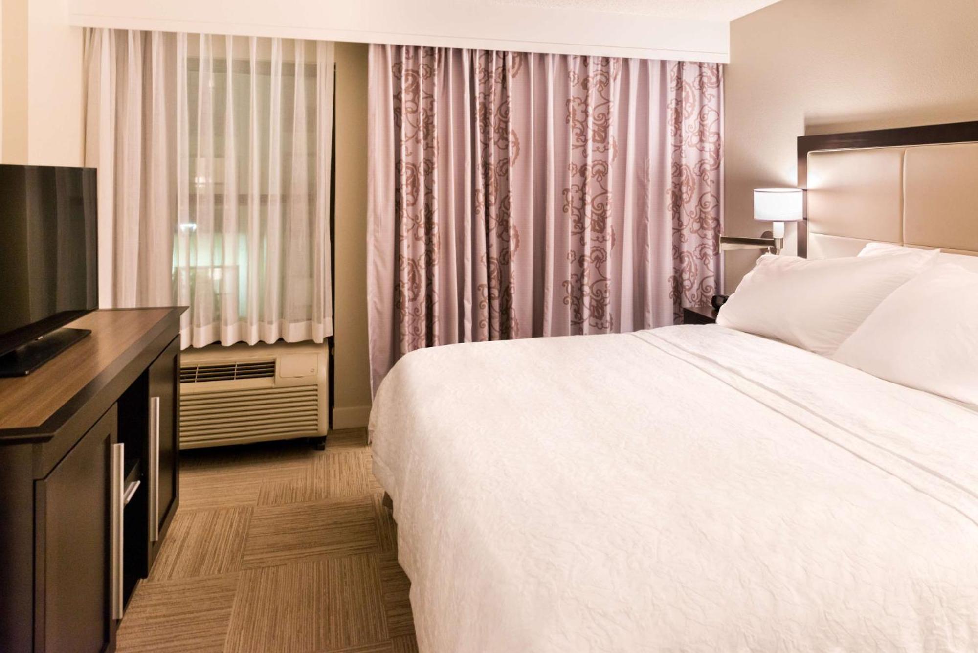 Hampton Inn & Suites Orlando-East Ucf Alafaya Екстериор снимка