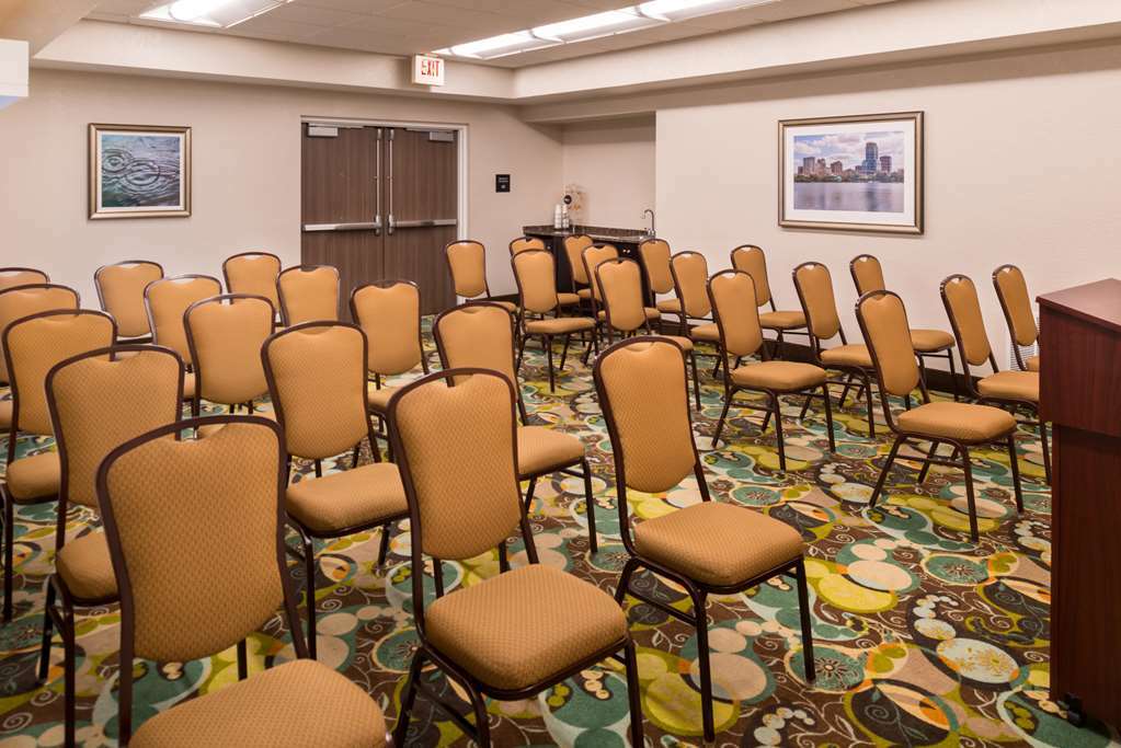 Hampton Inn & Suites Orlando-East Ucf Alafaya Съоръжения снимка